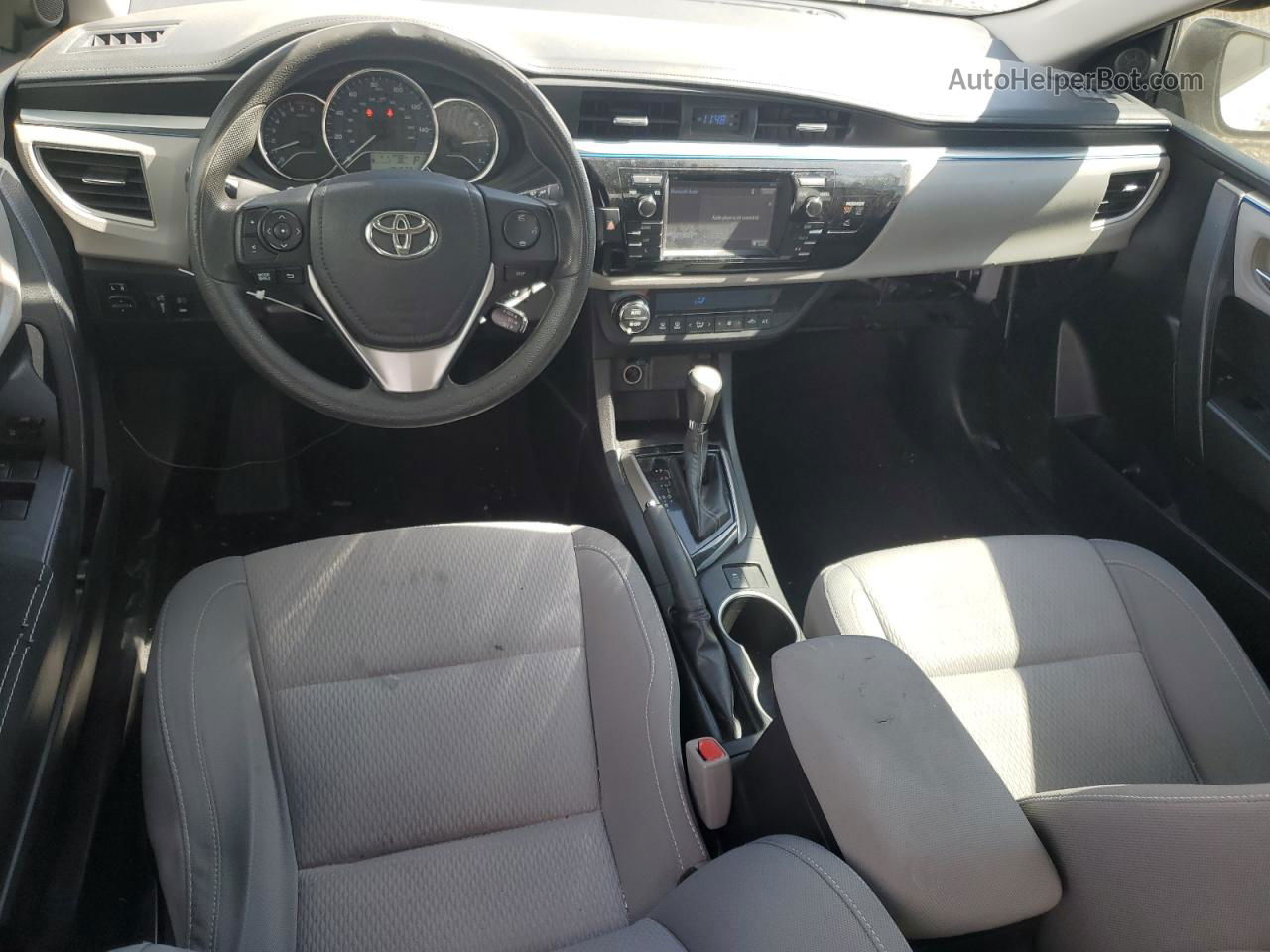 2015 Toyota Corolla L White vin: 5YFBURHE3FP194491