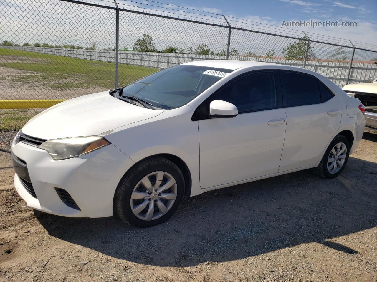 2015 Toyota Corolla L White vin: 5YFBURHE3FP225044