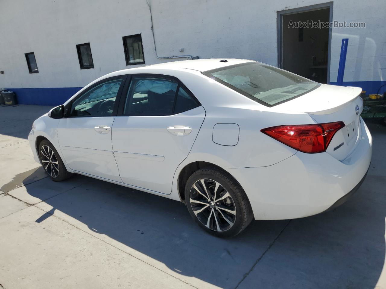 2017 Toyota Corolla L White vin: 5YFBURHE3HP647642