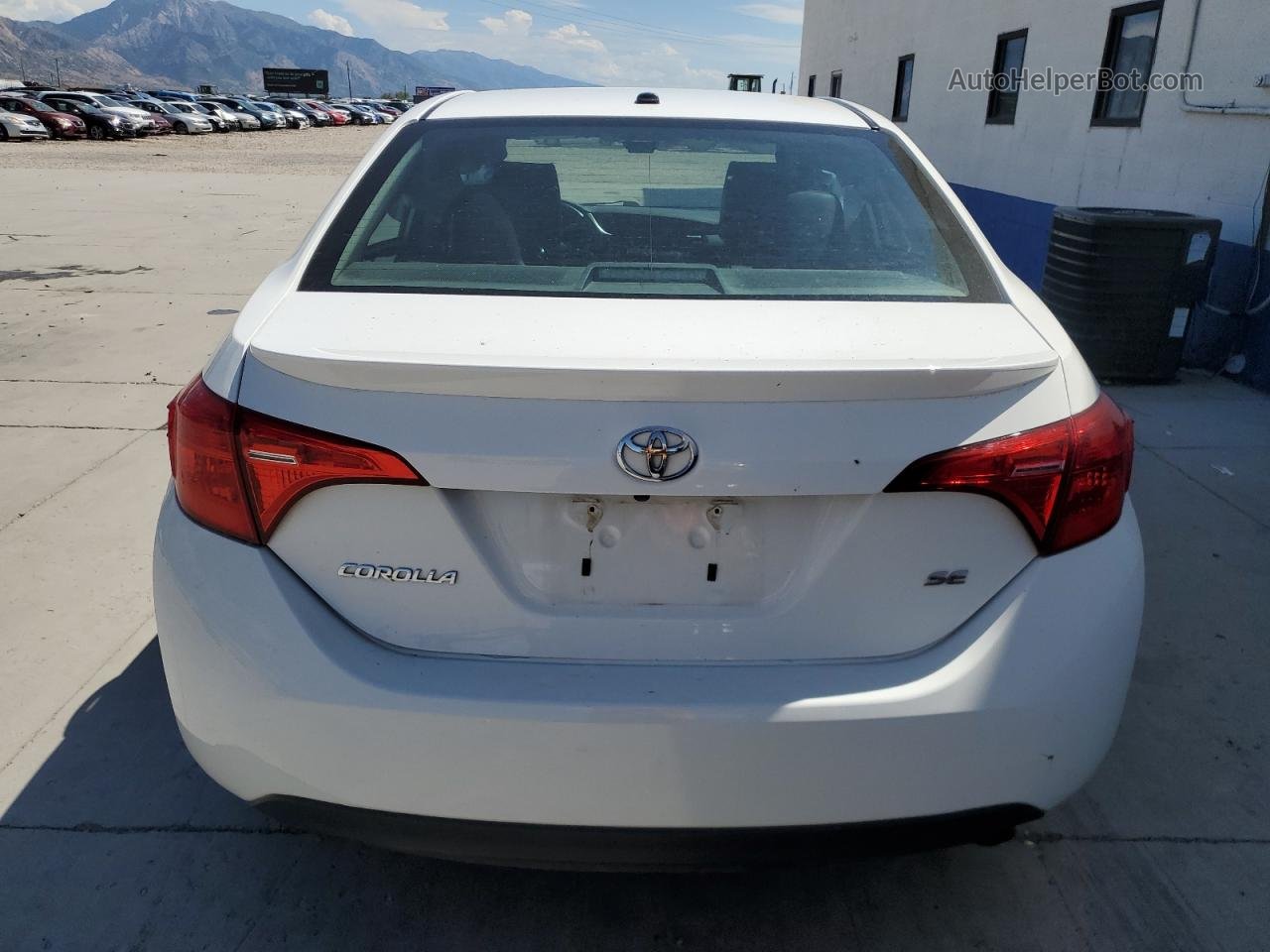 2017 Toyota Corolla L White vin: 5YFBURHE3HP647642