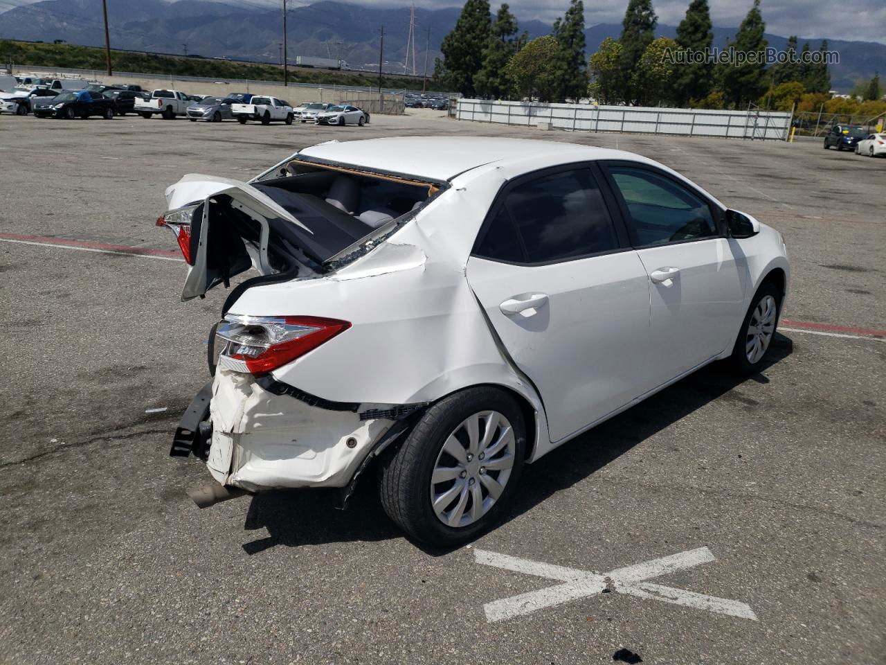 2014 Toyota Corolla L White vin: 5YFBURHE4EP012313