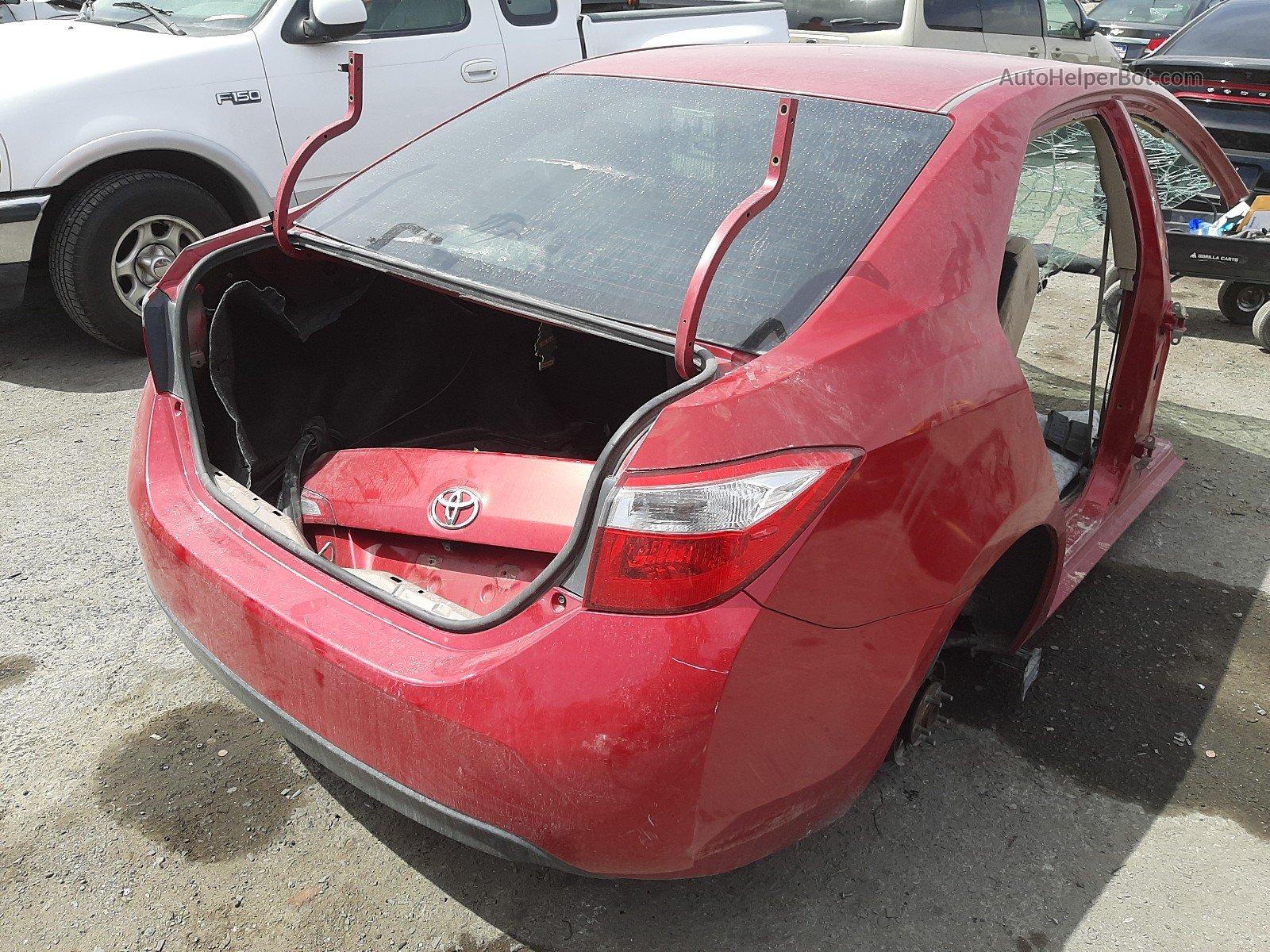 2015 Toyota Corolla L Красный vin: 5YFBURHE4FP253077