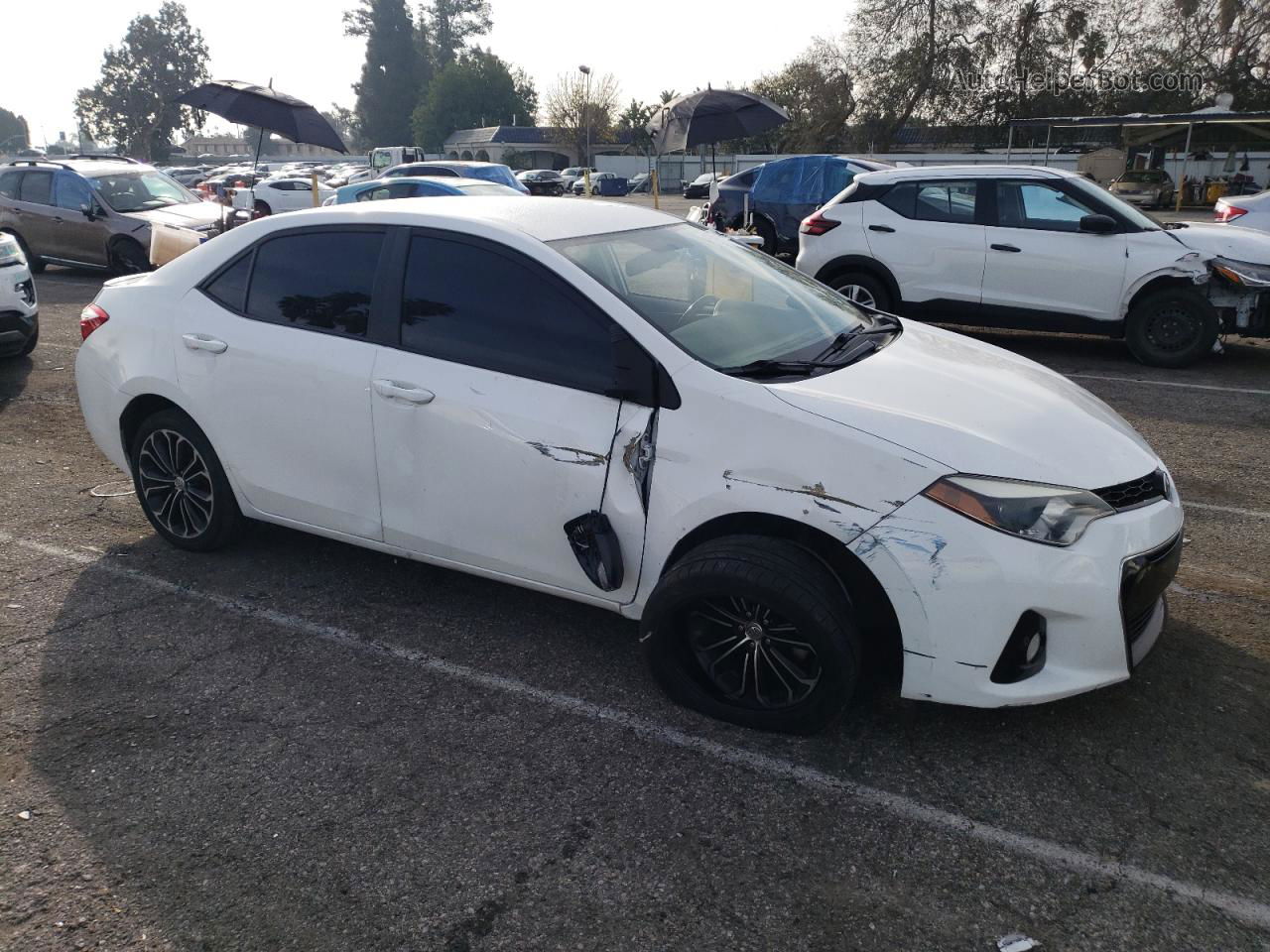 2015 Toyota Corolla L White vin: 5YFBURHE4FP264452