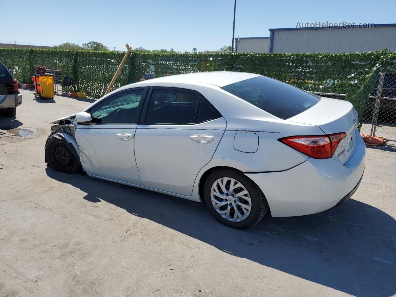 2019 Toyota Corolla L Белый vin: 5YFBURHE4KP934558