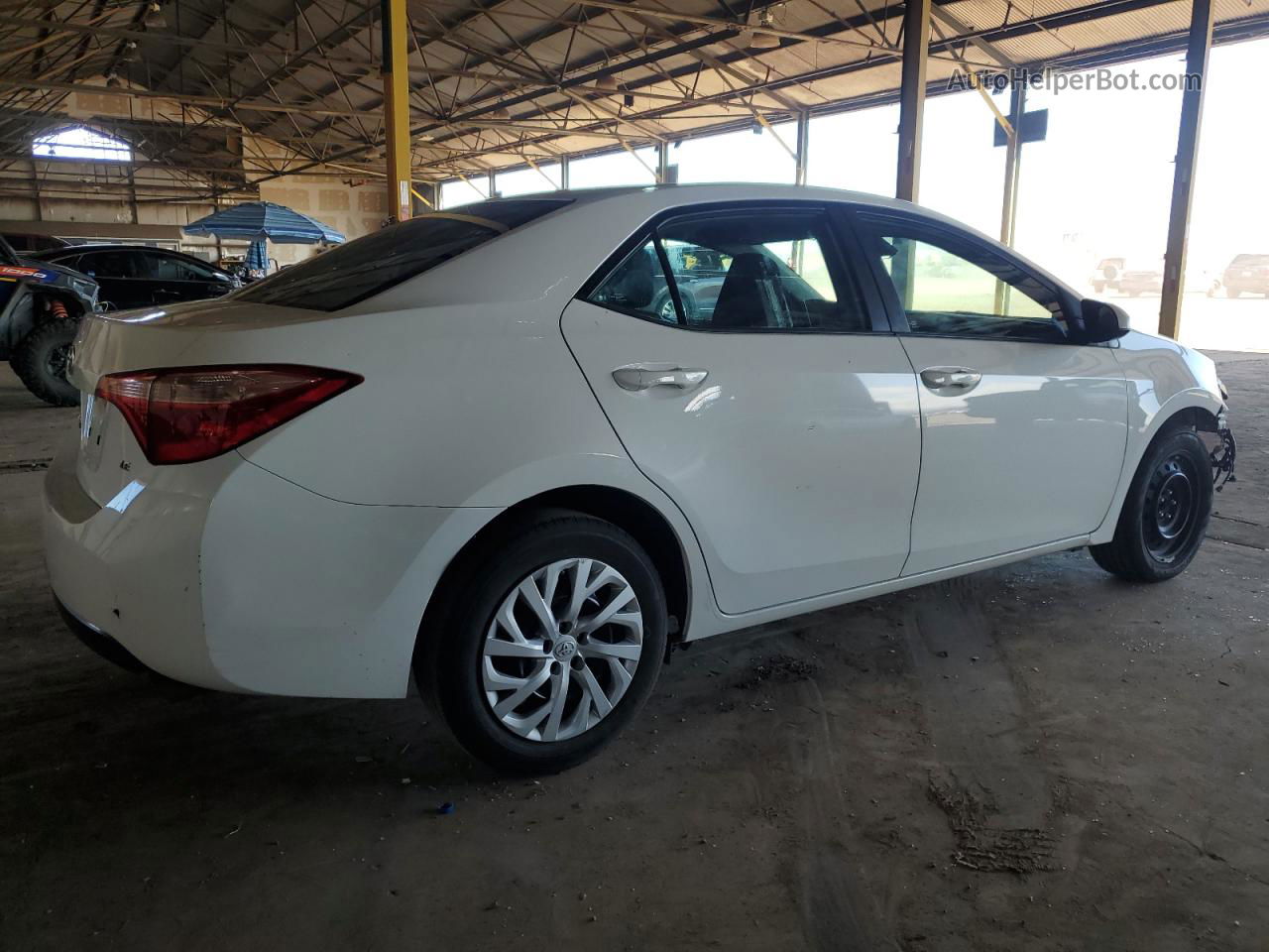 2019 Toyota Corolla L White vin: 5YFBURHE4KP939128