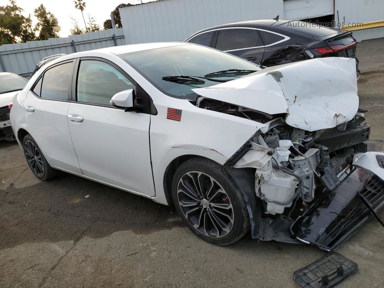 2014 Toyota Corolla L White vin: 5YFBURHE5EP012157