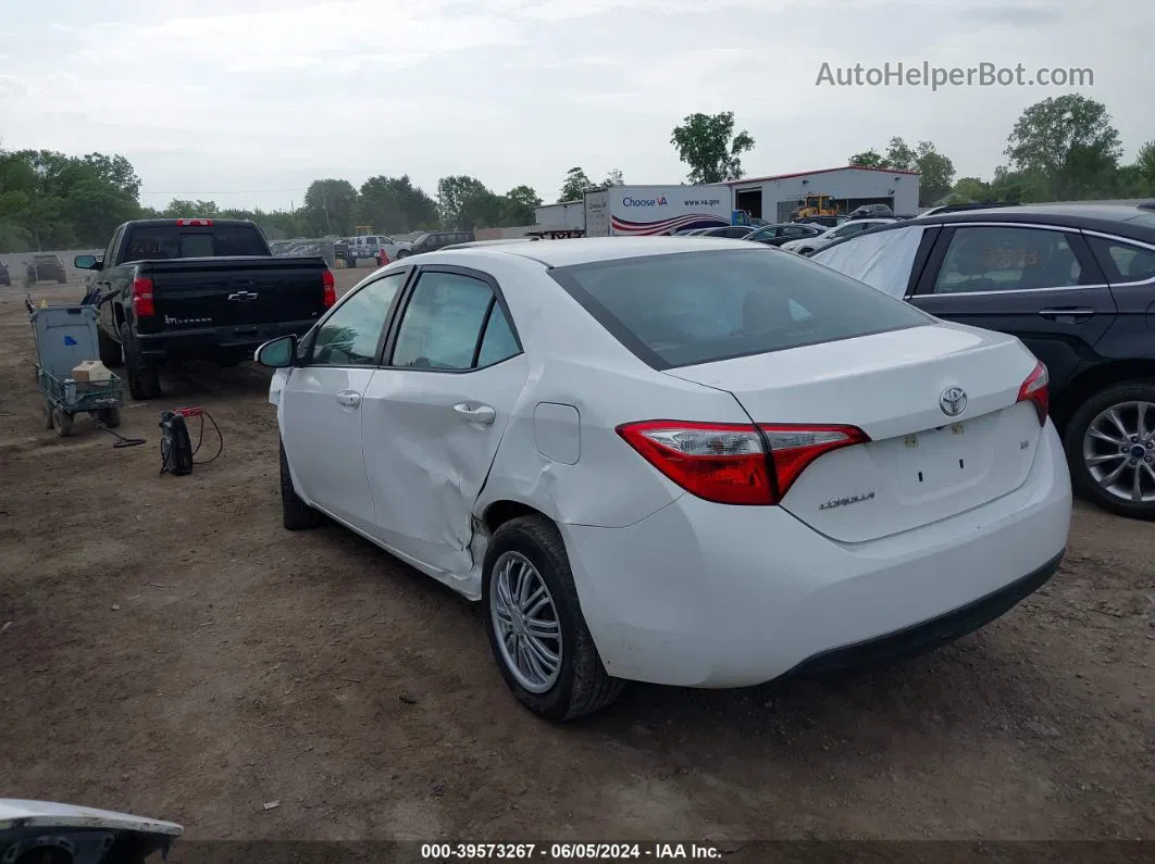 2015 Toyota Corolla Le White vin: 5YFBURHE5FP257610