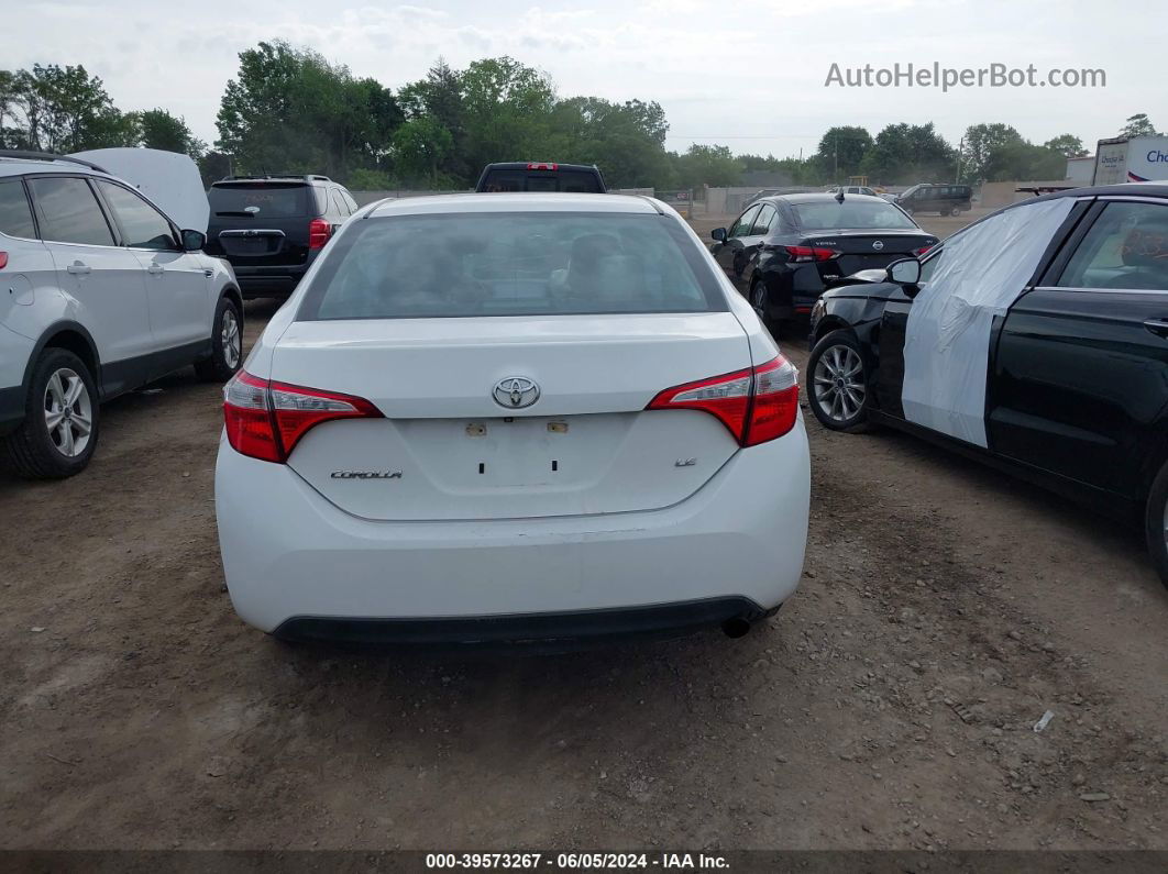 2015 Toyota Corolla Le White vin: 5YFBURHE5FP257610