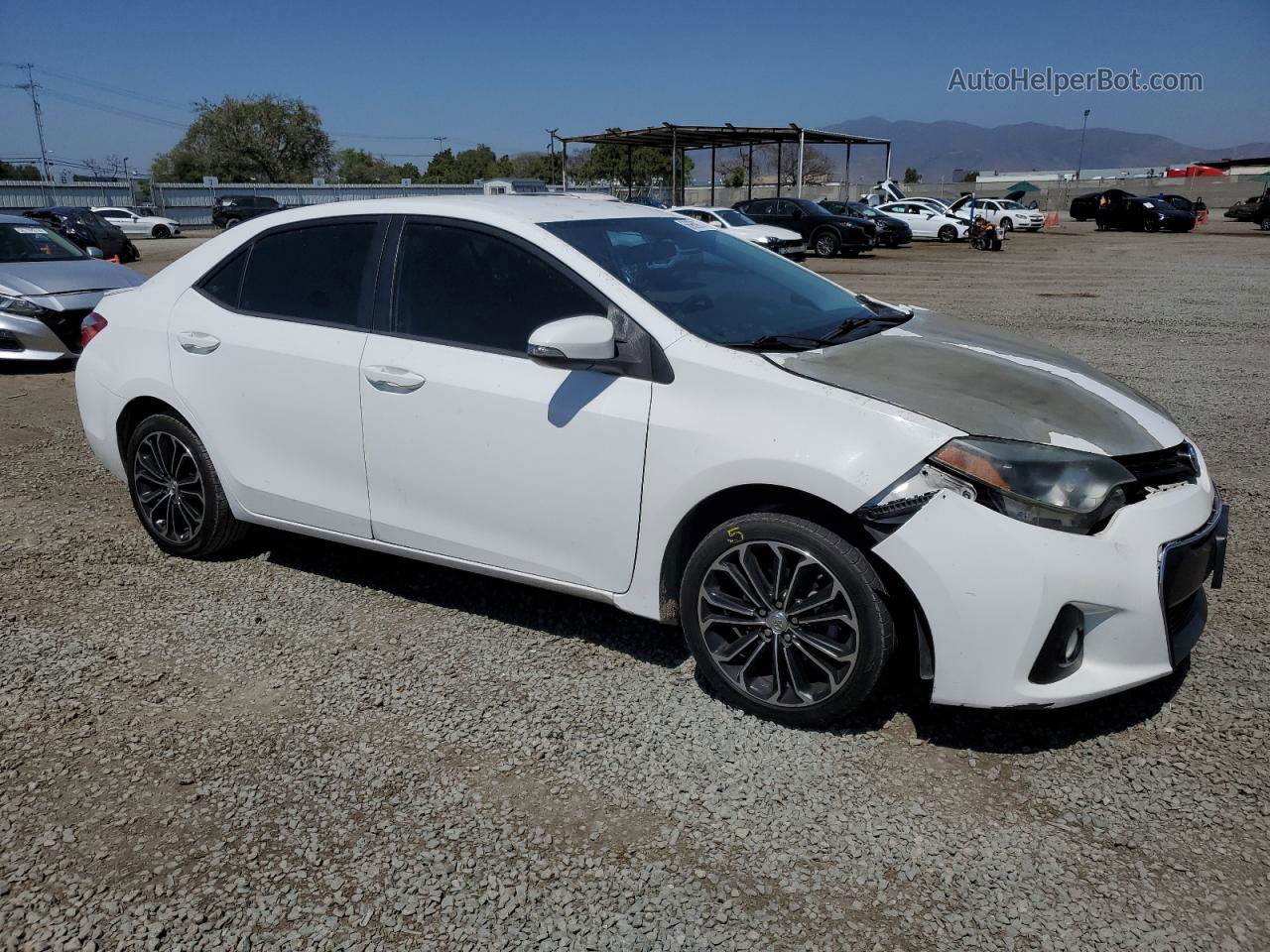 2015 Toyota Corolla L White vin: 5YFBURHE5FP281387