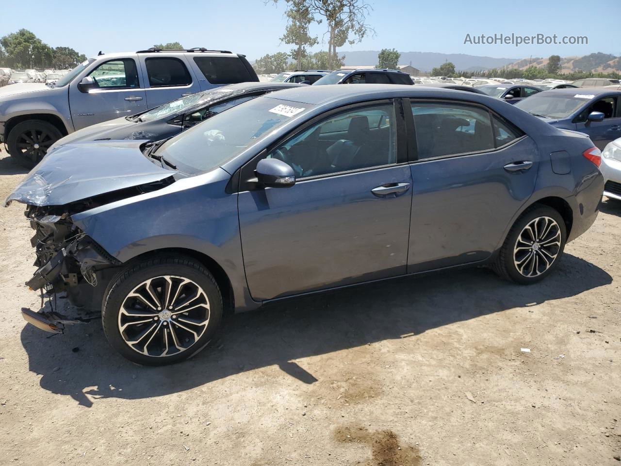 2015 Toyota Corolla L Blue vin: 5YFBURHE5FP281941