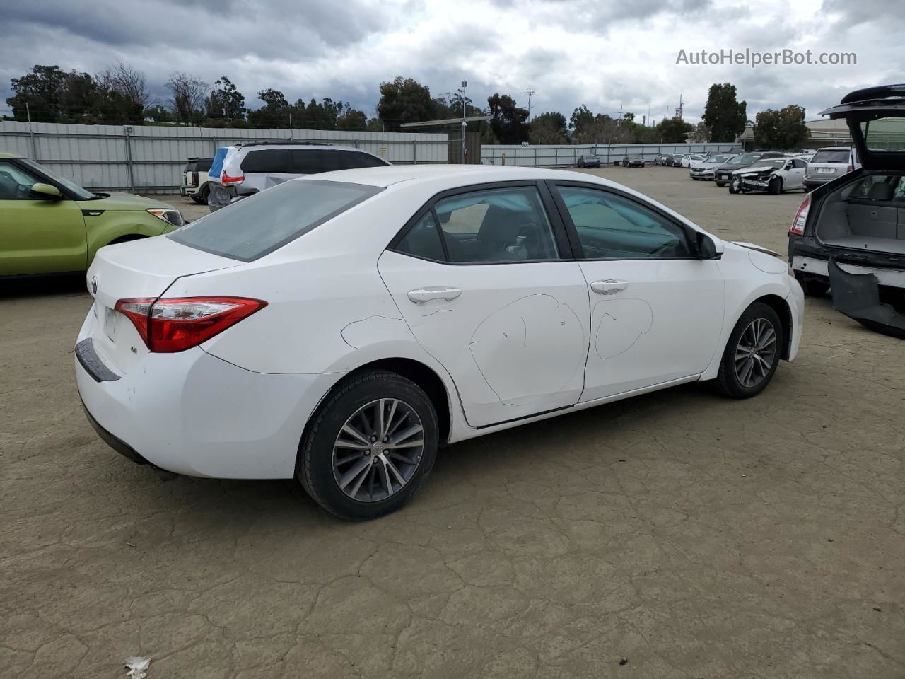 2016 Toyota Corolla L White vin: 5YFBURHE6GP372041