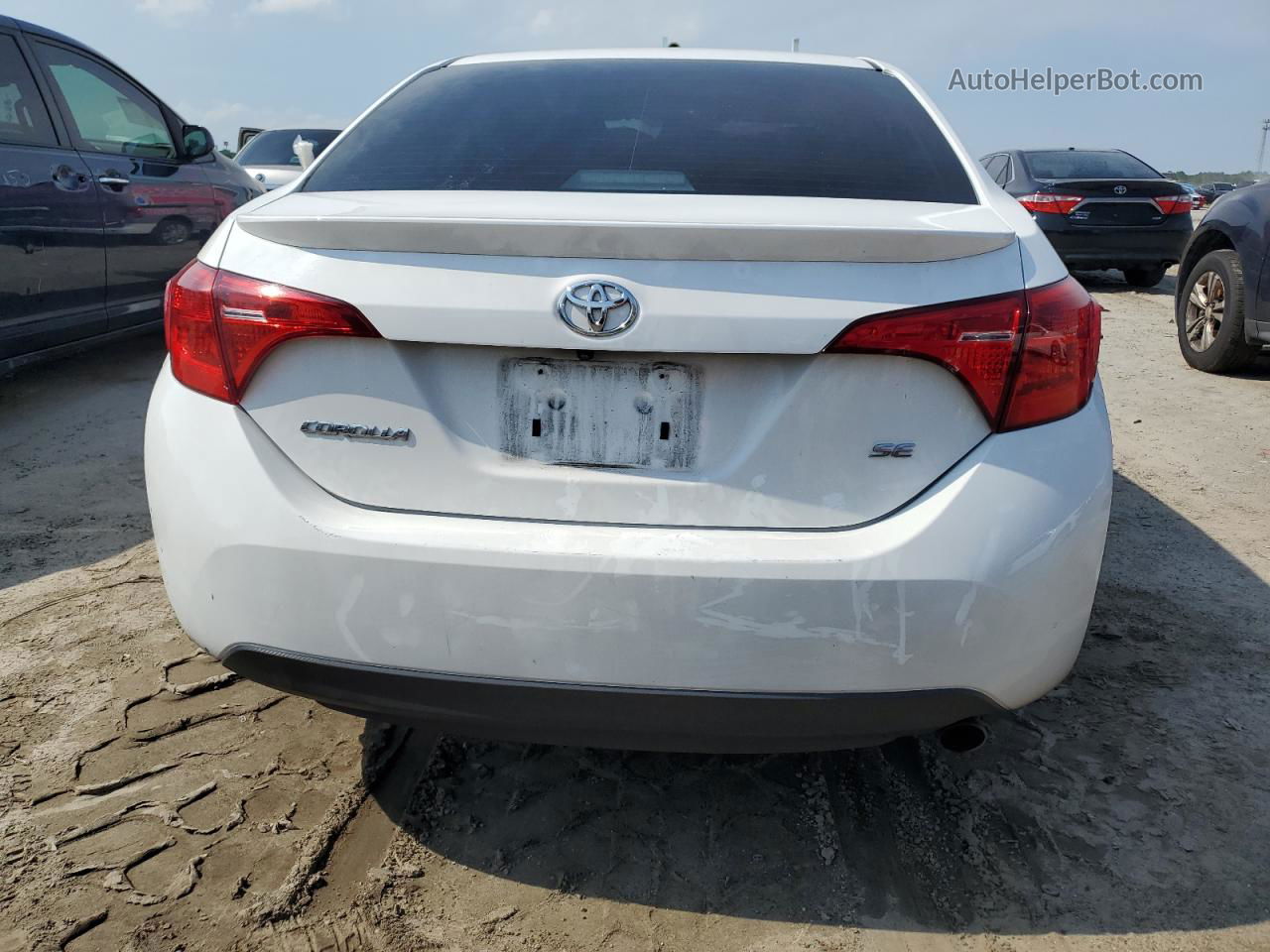 2019 Toyota Corolla L White vin: 5YFBURHE6KP882771