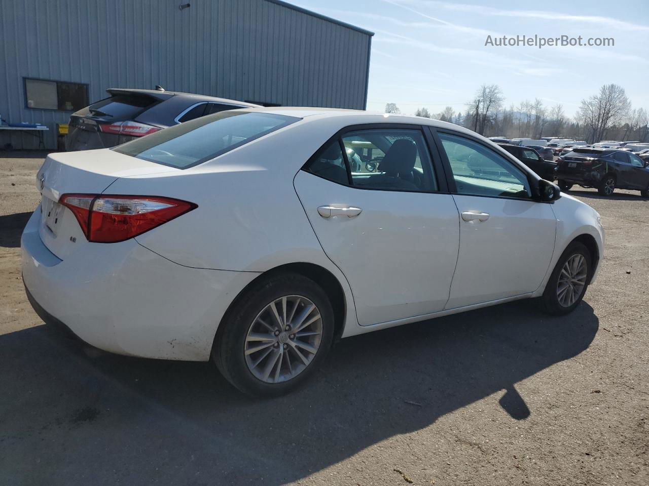 2014 Toyota Corolla L White vin: 5YFBURHE7EP074465