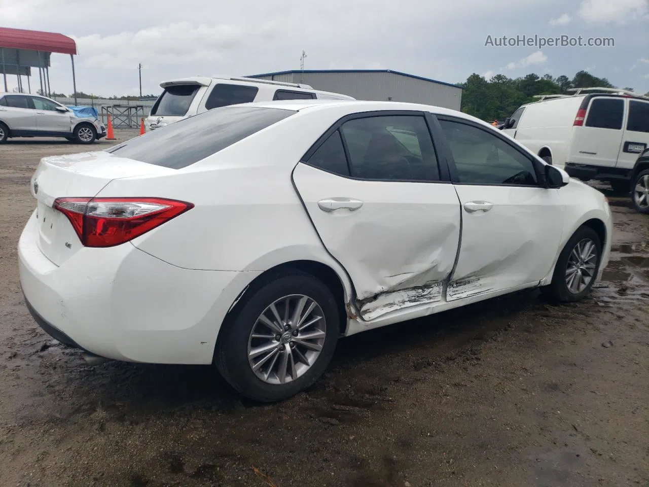 2015 Toyota Corolla L Белый vin: 5YFBURHE7FP200759