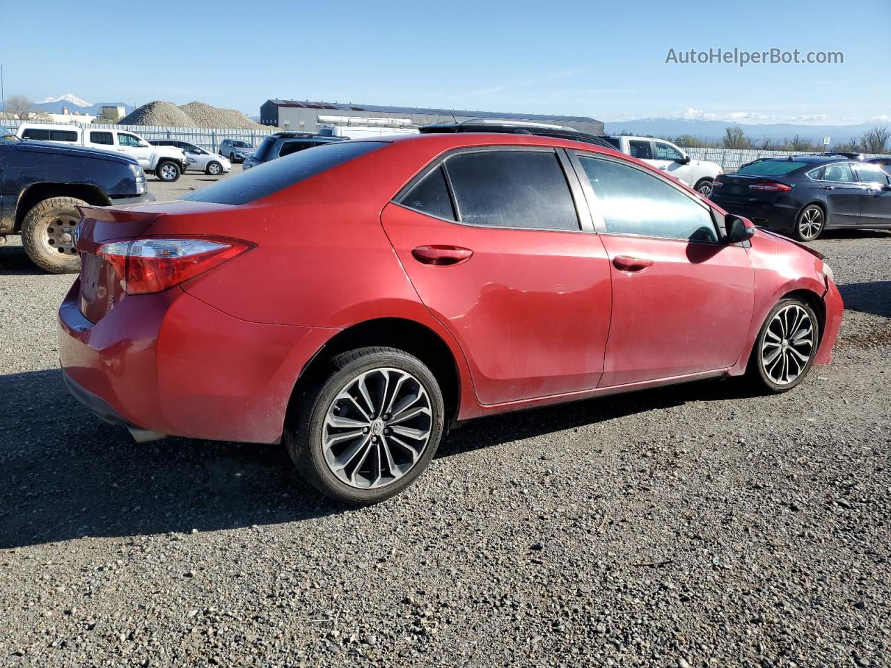 2015 Toyota Corolla L Red vin: 5YFBURHE7FP221613