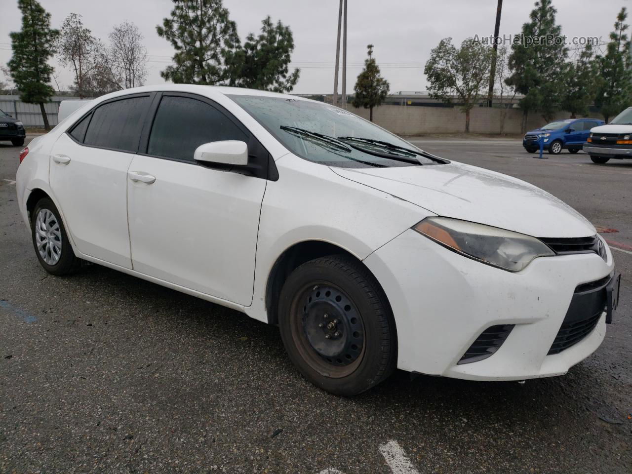 2015 Toyota Corolla L Белый vin: 5YFBURHE7FP251629