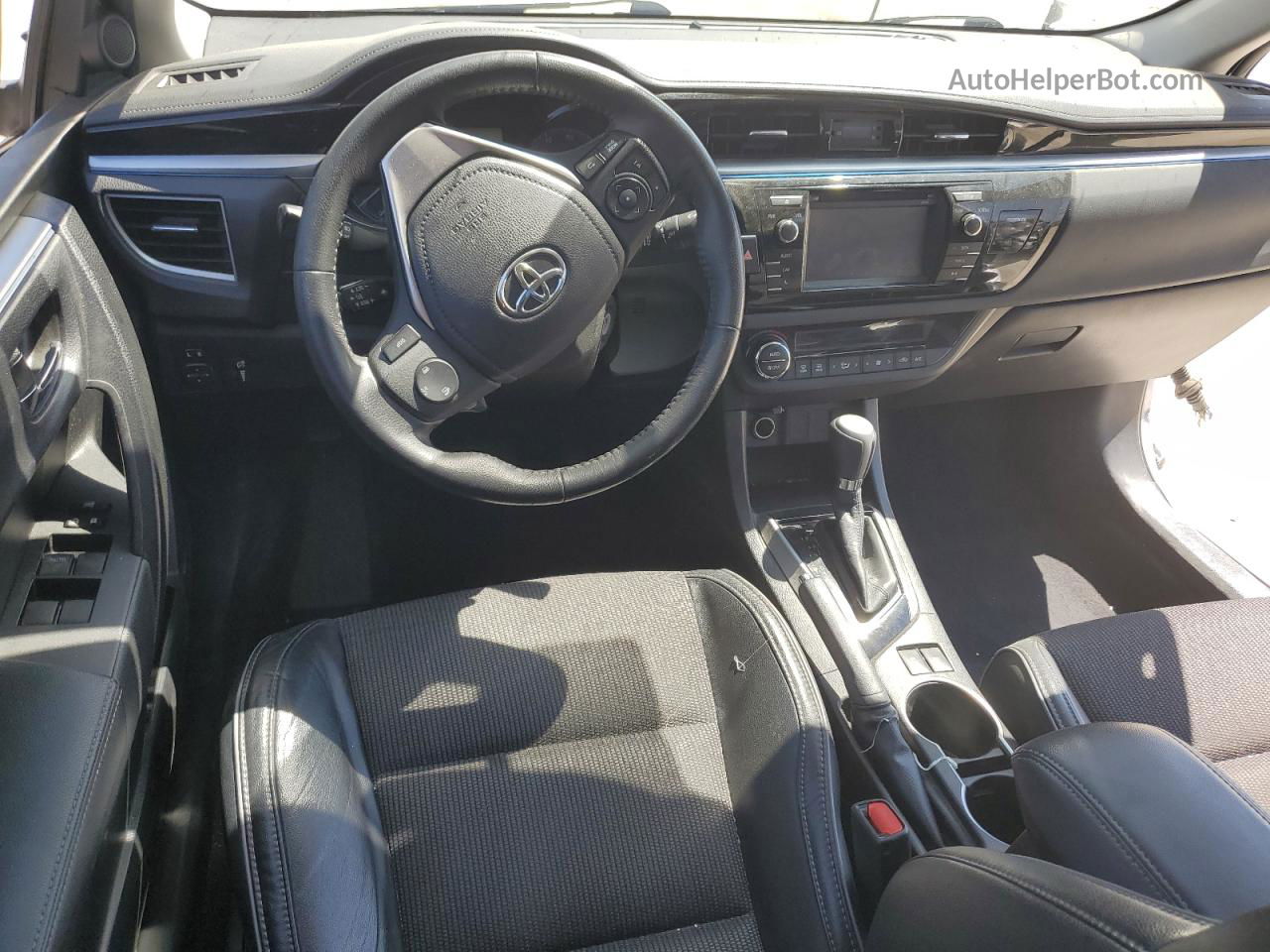 2015 Toyota Corolla L Серебряный vin: 5YFBURHE7FP345137