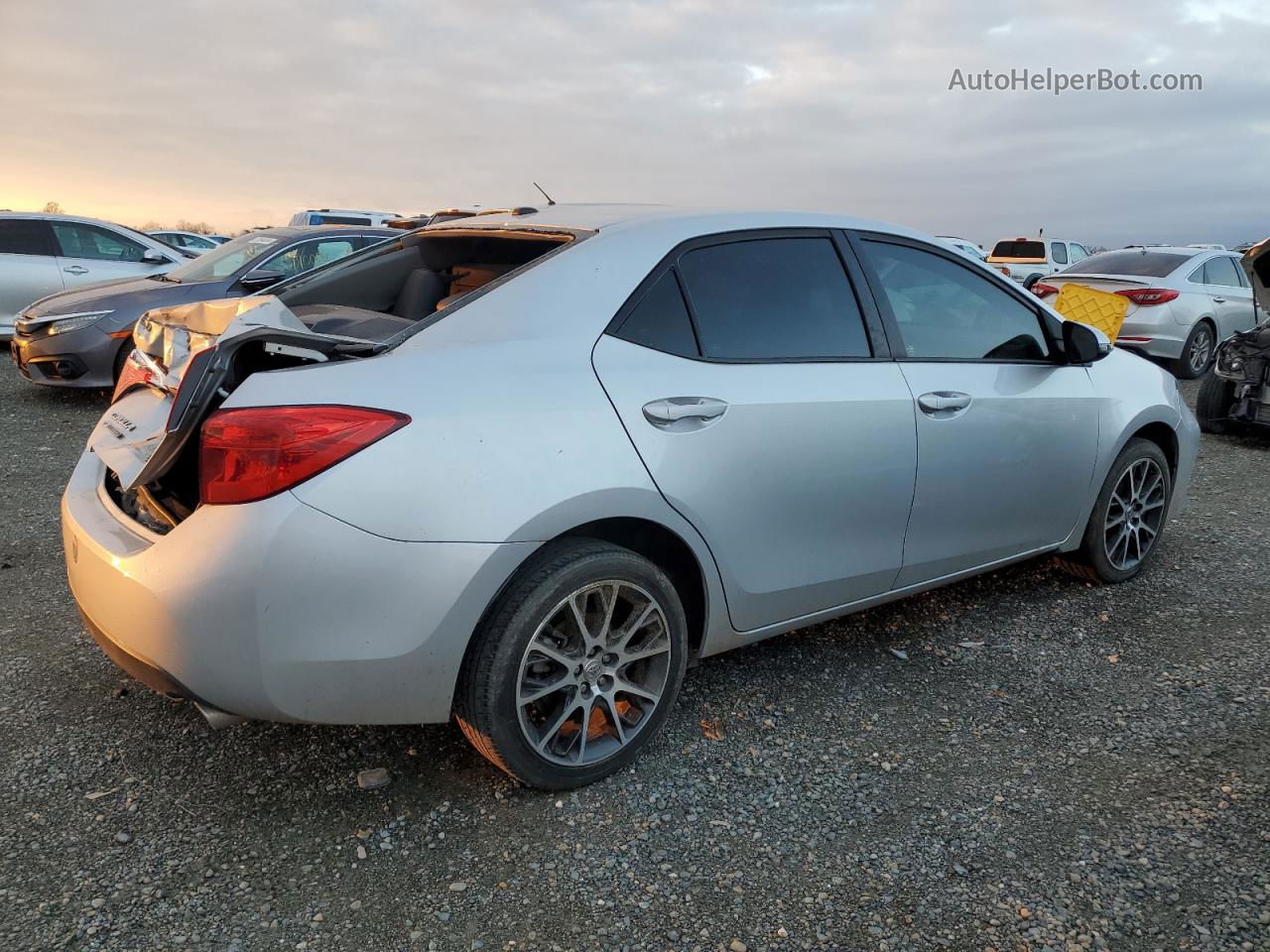 2017 Toyota Corolla L Silver vin: 5YFBURHE7HP613865