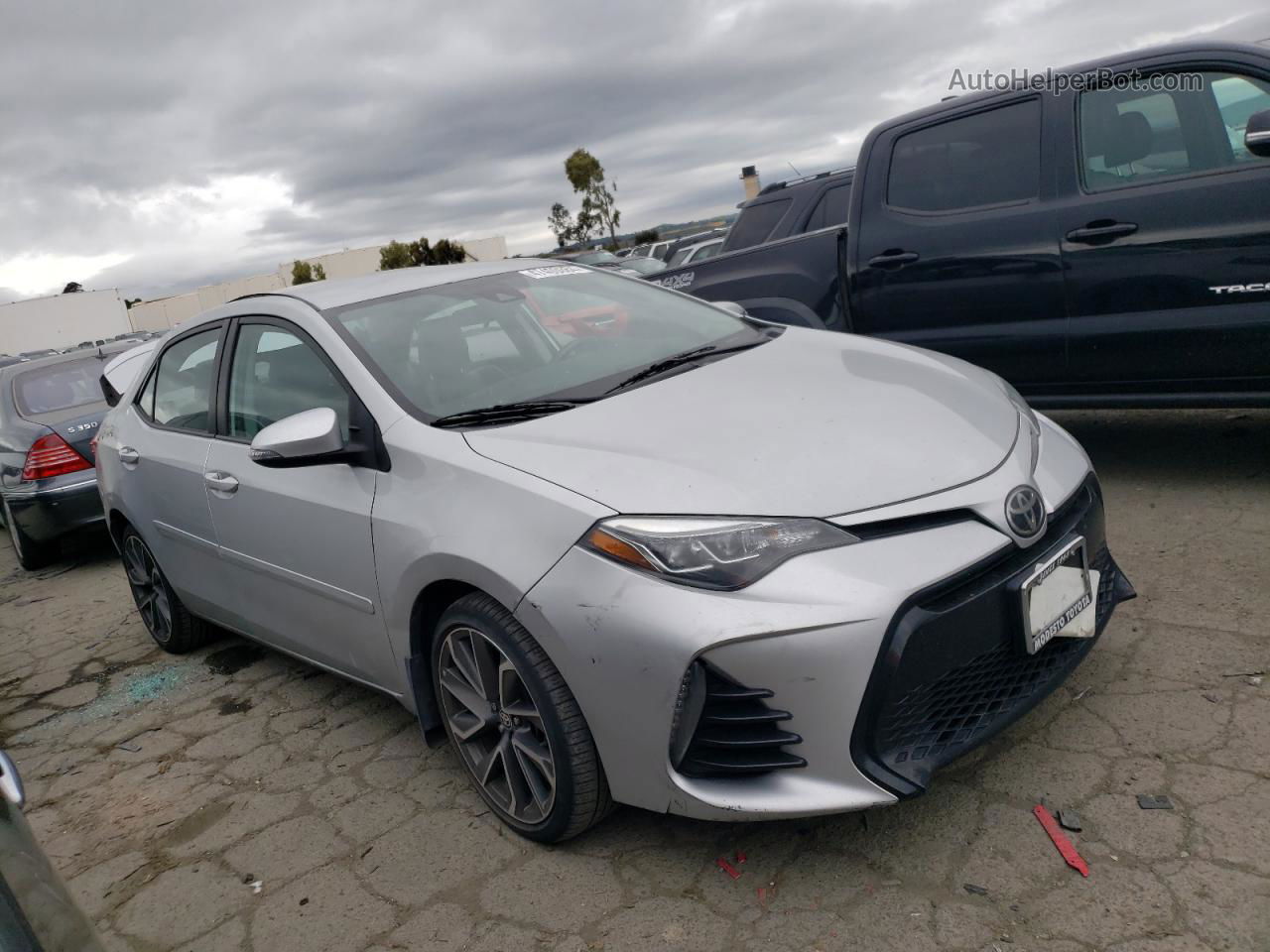 2017 Toyota Corolla L Серебряный vin: 5YFBURHE7HP628978