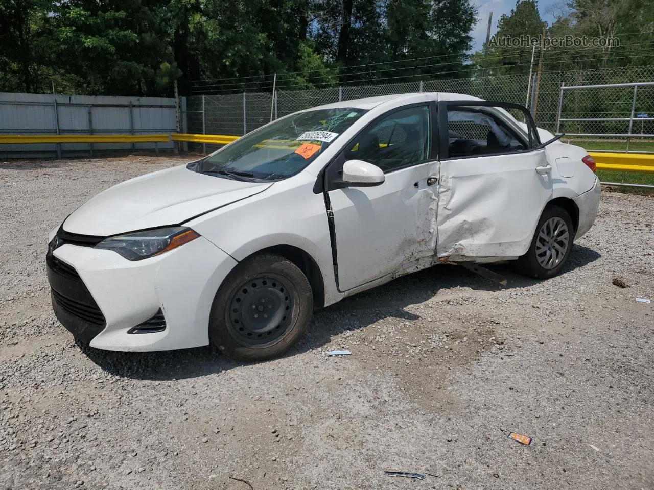 2017 Toyota Corolla L Белый vin: 5YFBURHE7HP686573