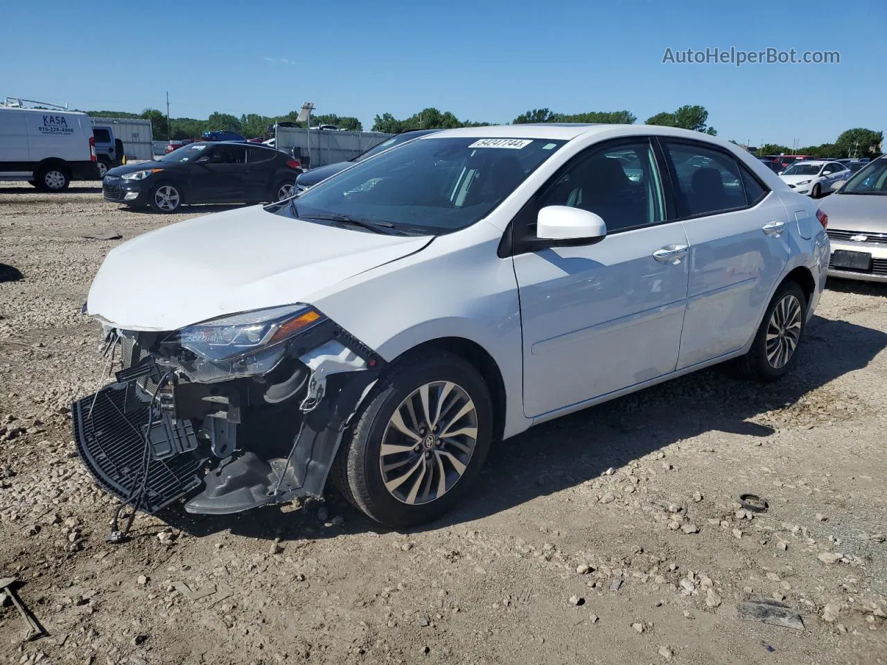 2017 Toyota Corolla L Белый vin: 5YFBURHE7HP704988