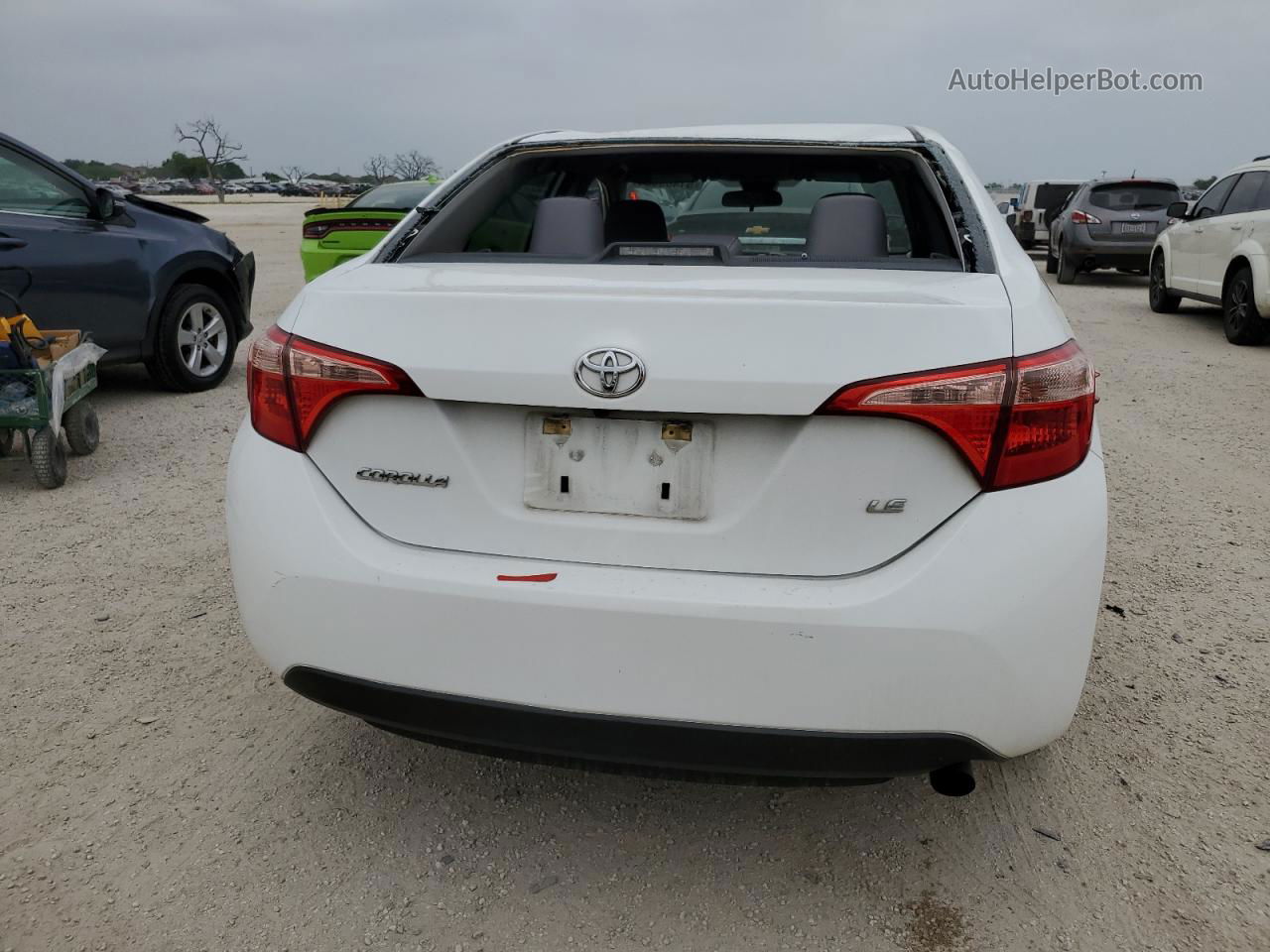 2019 Toyota Corolla L White vin: 5YFBURHE7KP864635