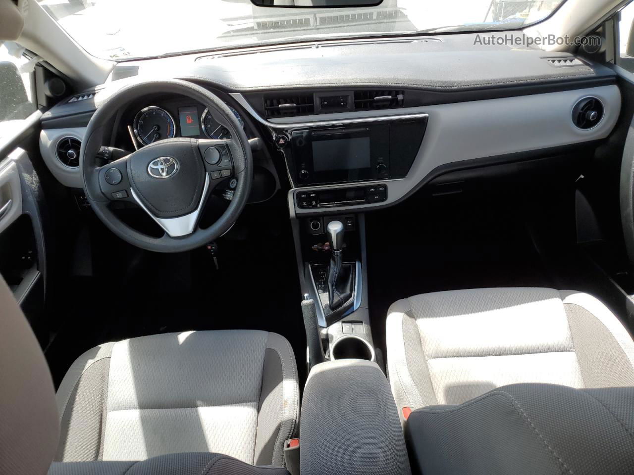 2019 Toyota Corolla L Серый vin: 5YFBURHE7KP869804