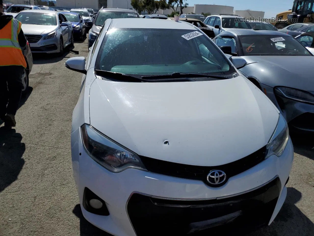 2014 Toyota Corolla L White vin: 5YFBURHE8EP090786