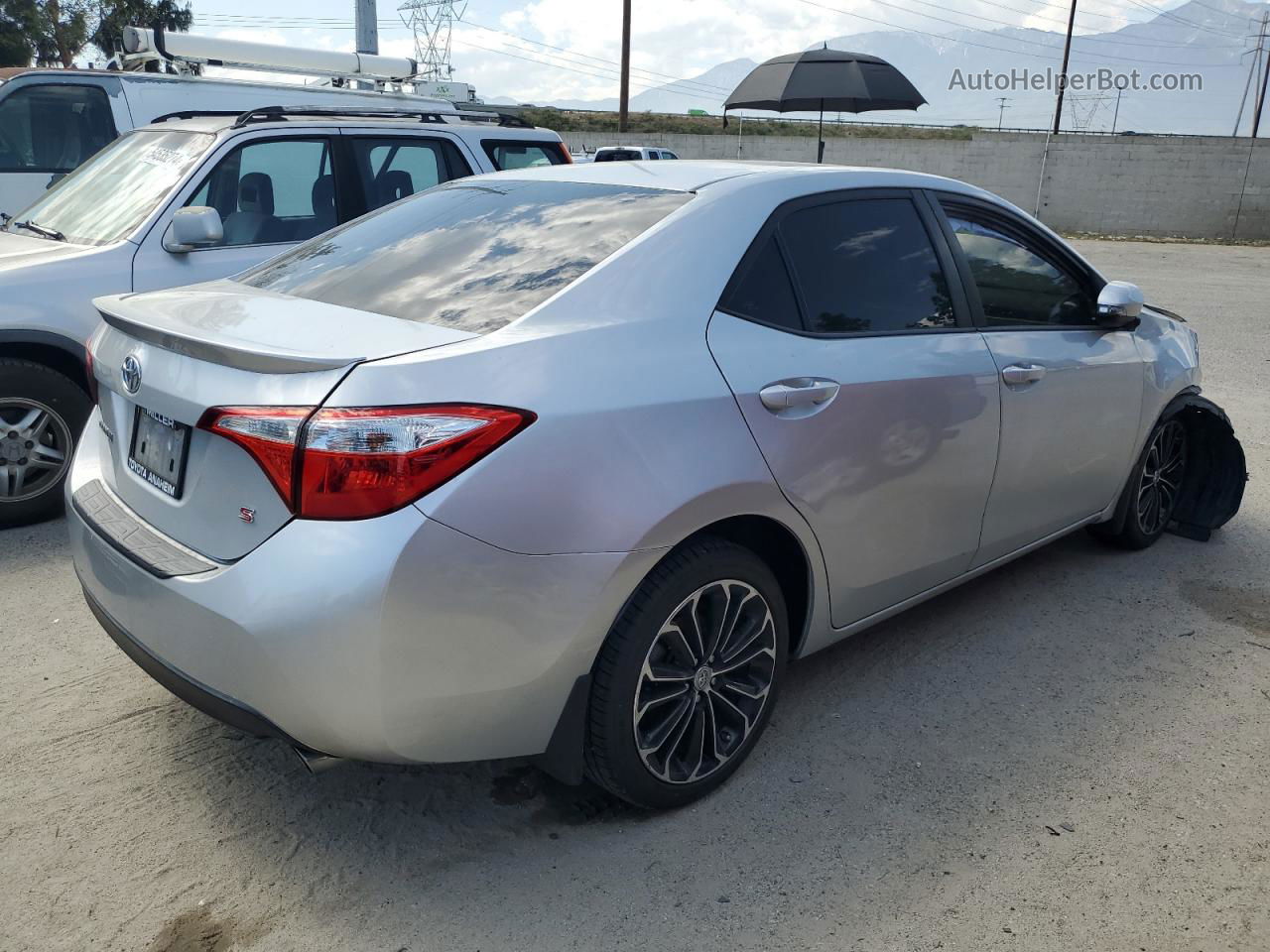 2015 Toyota Corolla L Silver vin: 5YFBURHE8FP276281