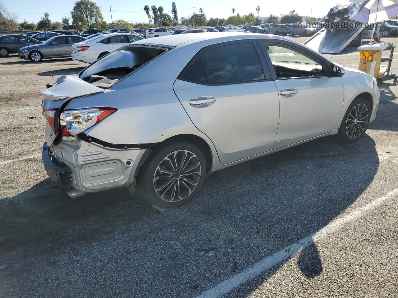 2015 Toyota Corolla L Silver vin: 5YFBURHE8FP276801