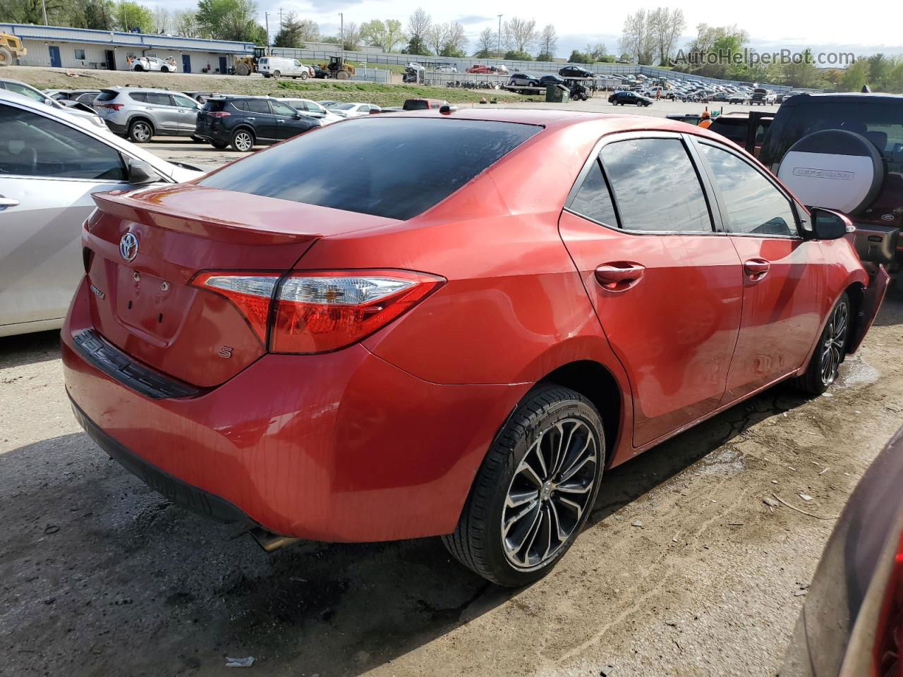 2015 Toyota Corolla L Red vin: 5YFBURHE8FP362898