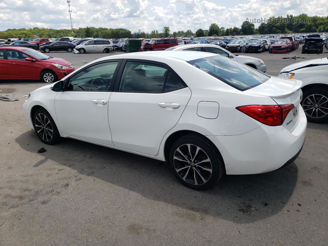 2017 Toyota Corolla L Белый vin: 5YFBURHE8HP597756