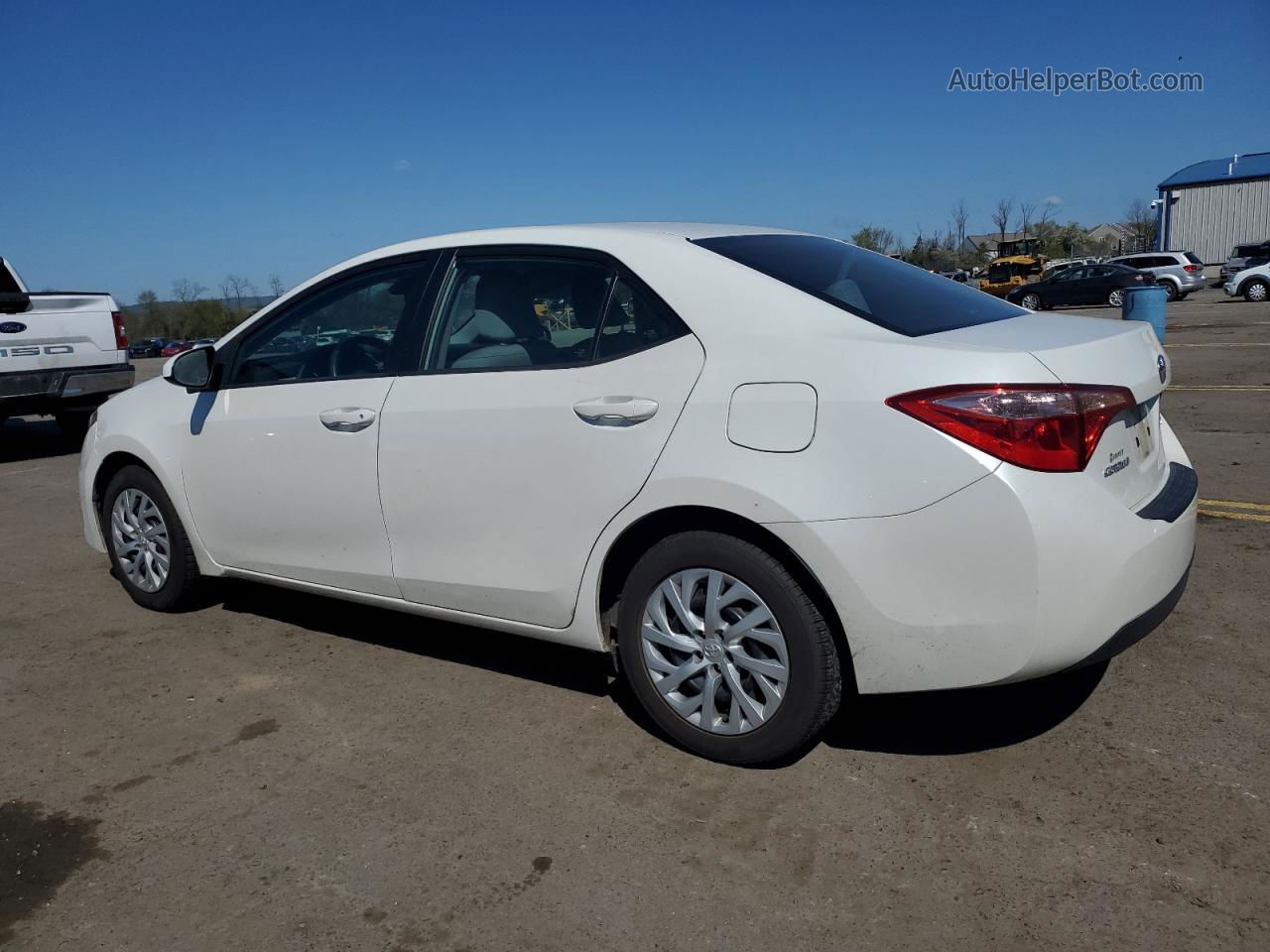 2017 Toyota Corolla L White vin: 5YFBURHE8HP604656