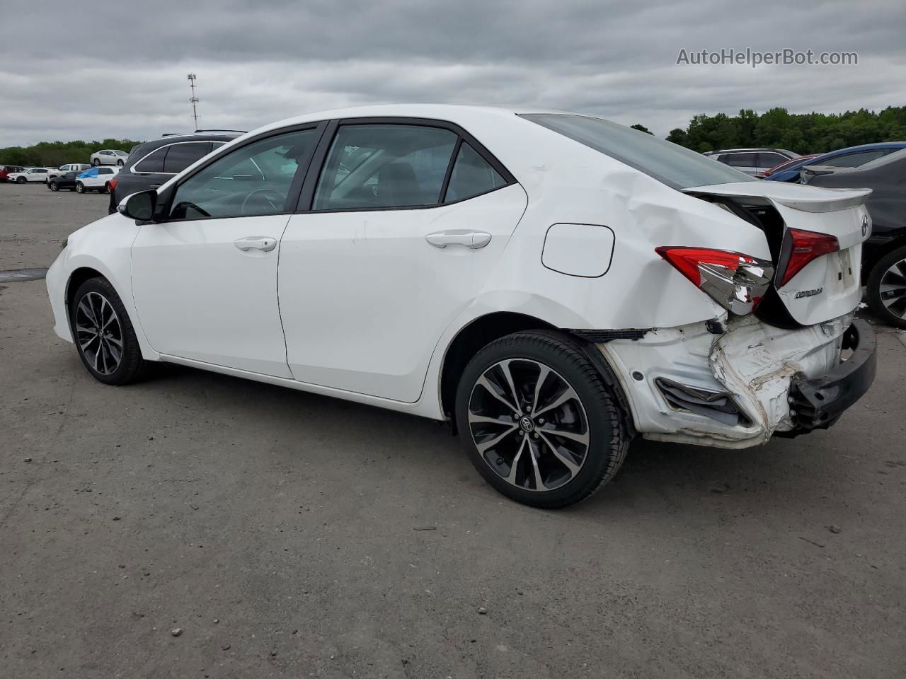 2017 Toyota Corolla L Белый vin: 5YFBURHE8HP614541