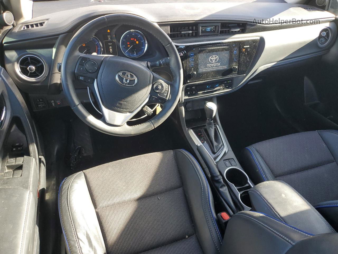 2017 Toyota Corolla L Белый vin: 5YFBURHE8HP658510