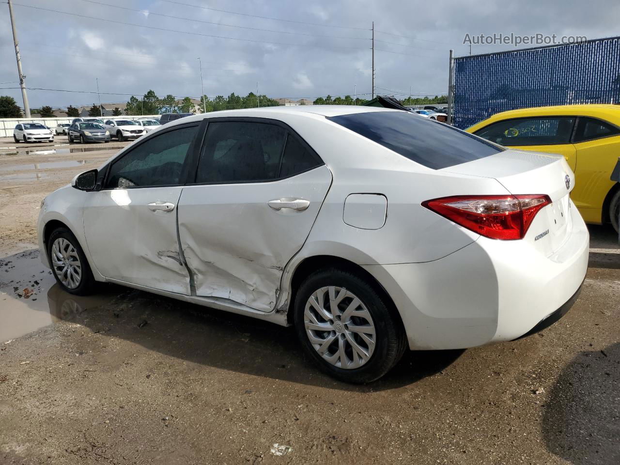 2017 Toyota Corolla L White vin: 5YFBURHE8HP678076