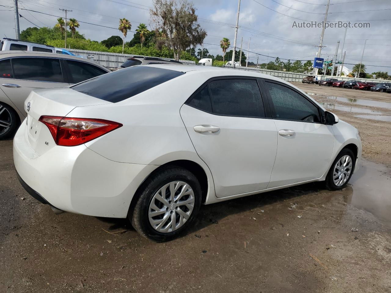 2017 Toyota Corolla L White vin: 5YFBURHE8HP678076