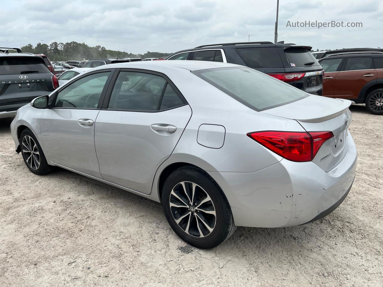 2017 Toyota Corolla L Silver vin: 5YFBURHE8HP679907