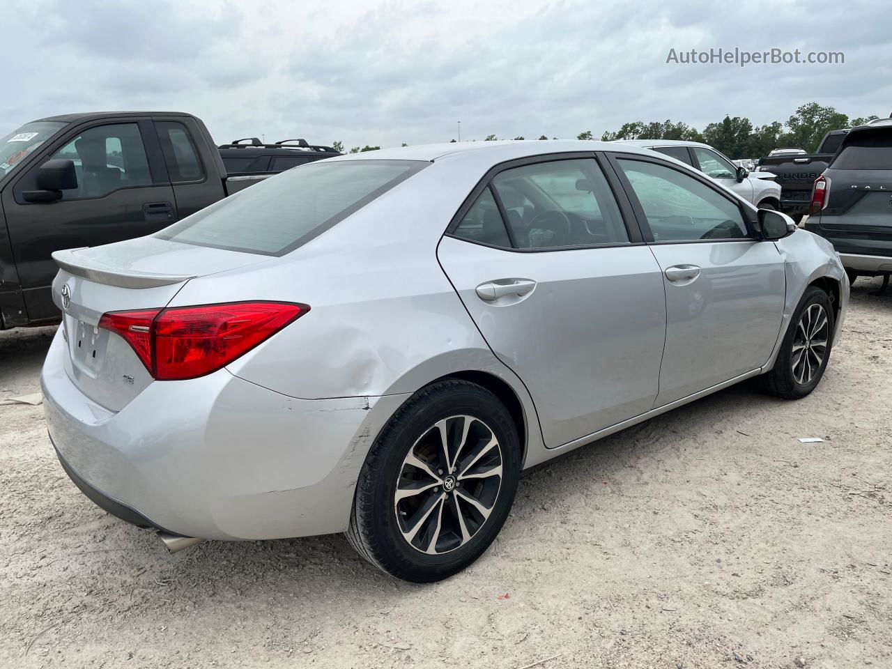 2017 Toyota Corolla L Silver vin: 5YFBURHE8HP679907