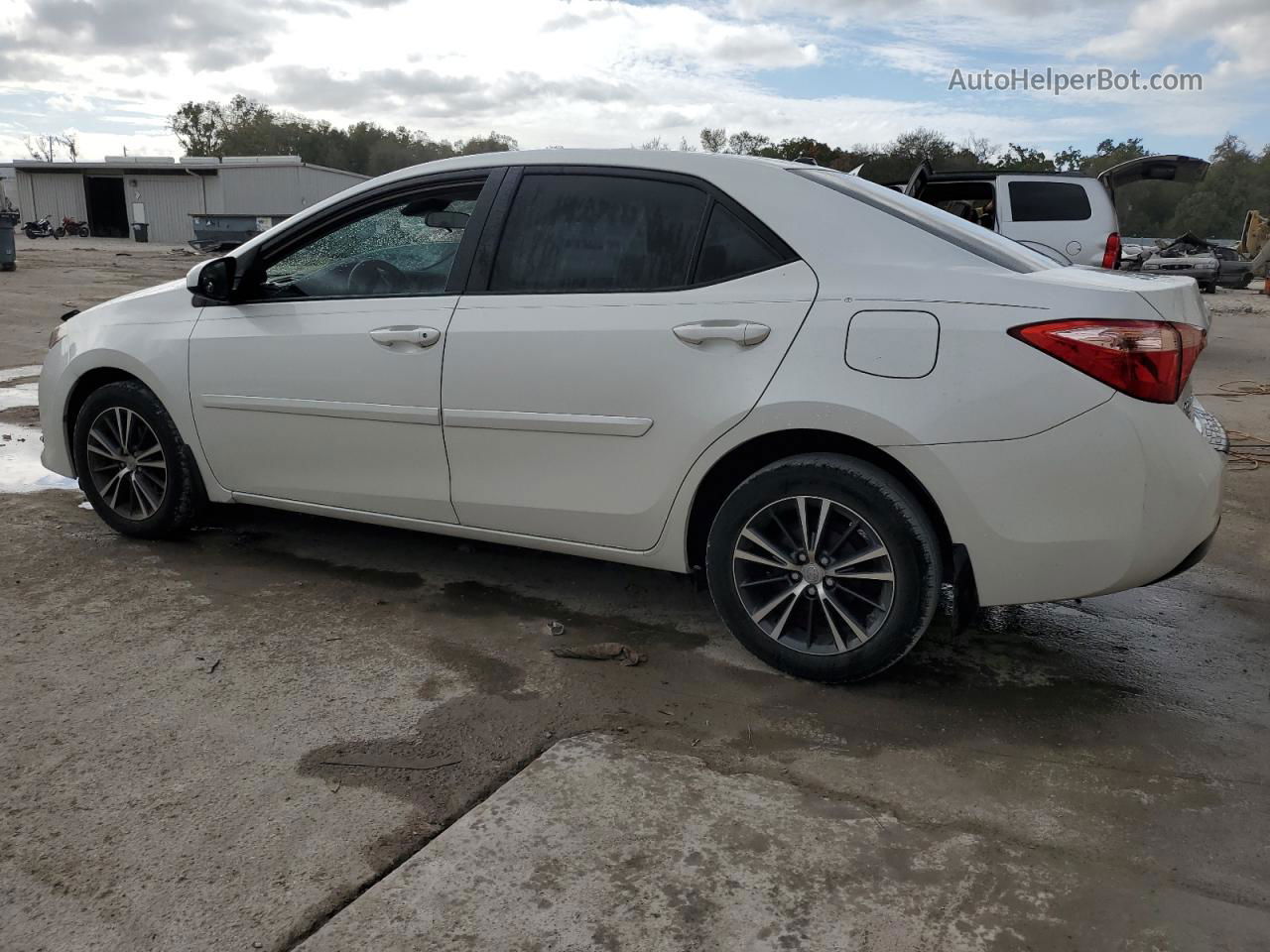 2017 Toyota Corolla L White vin: 5YFBURHE8HP691524