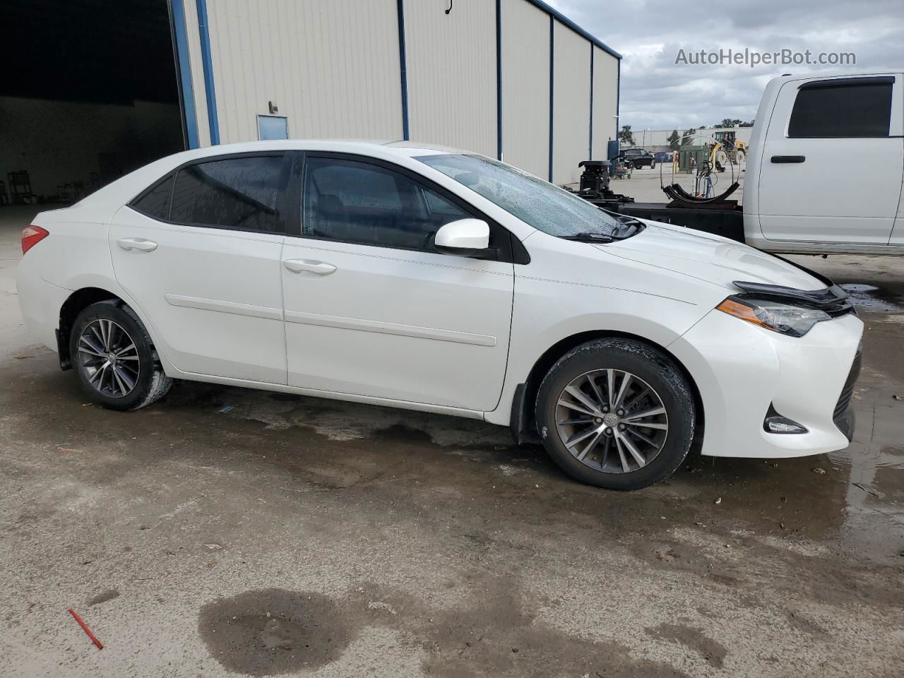 2017 Toyota Corolla L White vin: 5YFBURHE8HP691524