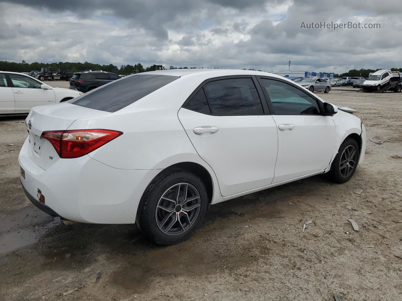 2019 Toyota Corolla L White vin: 5YFBURHE8KP863817