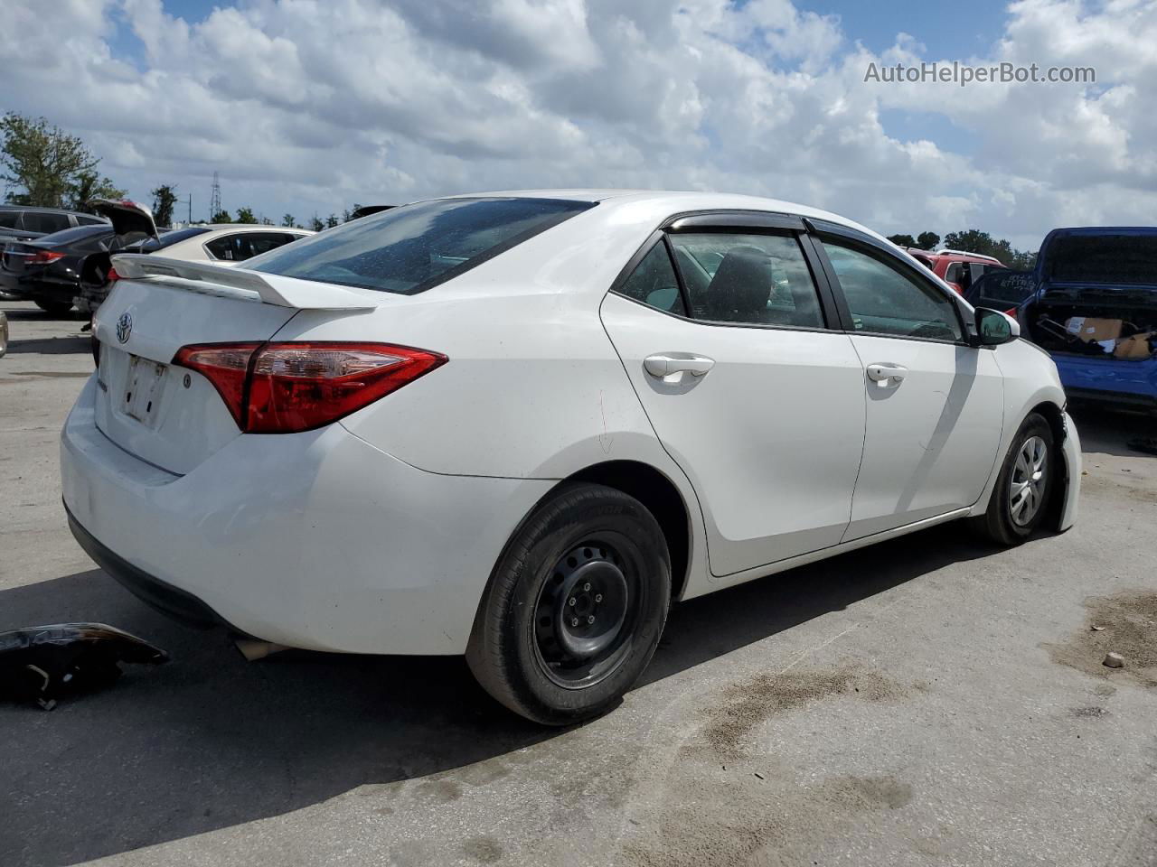 2019 Toyota Corolla L White vin: 5YFBURHE8KP904513