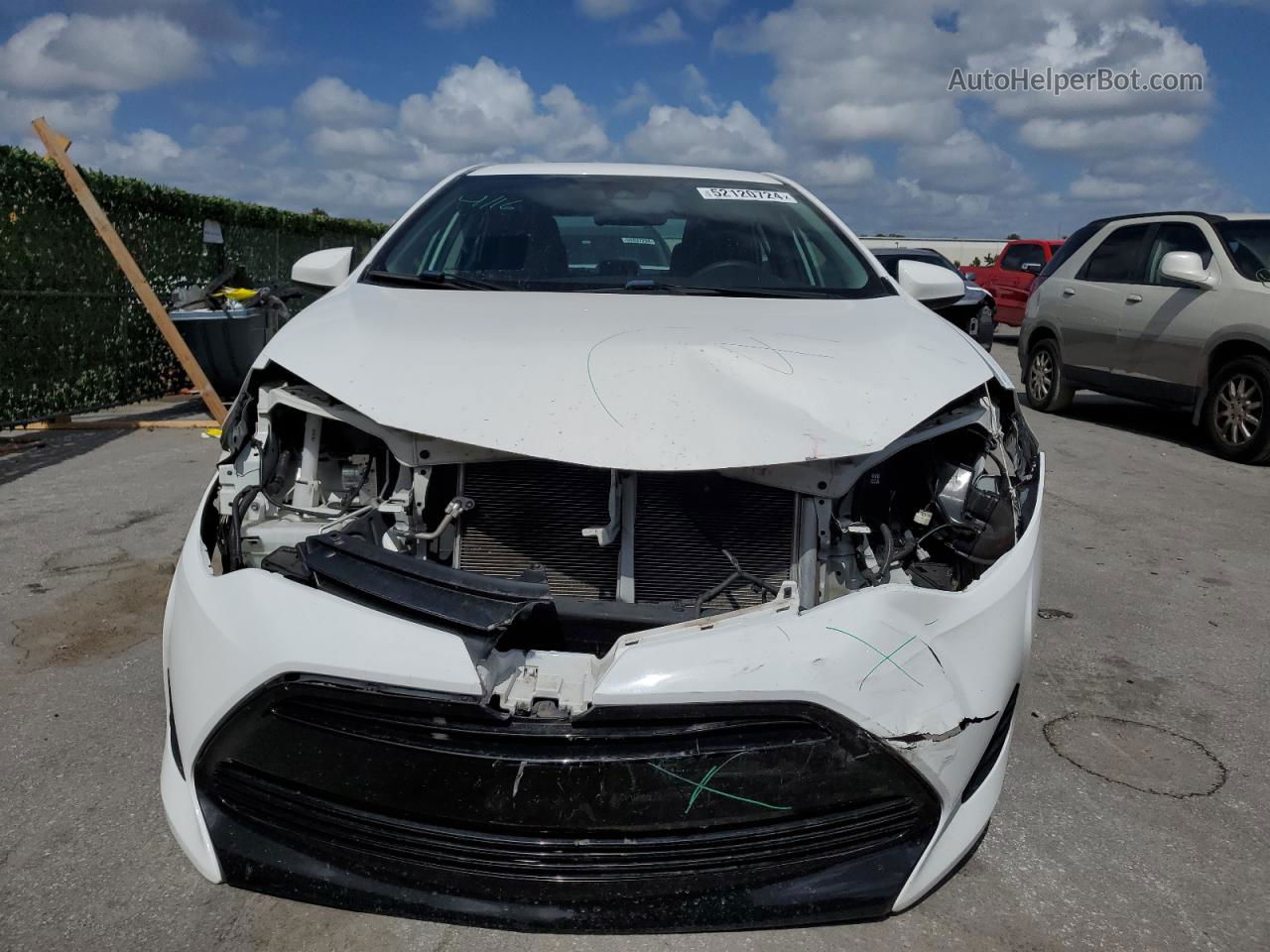 2019 Toyota Corolla L White vin: 5YFBURHE8KP904513