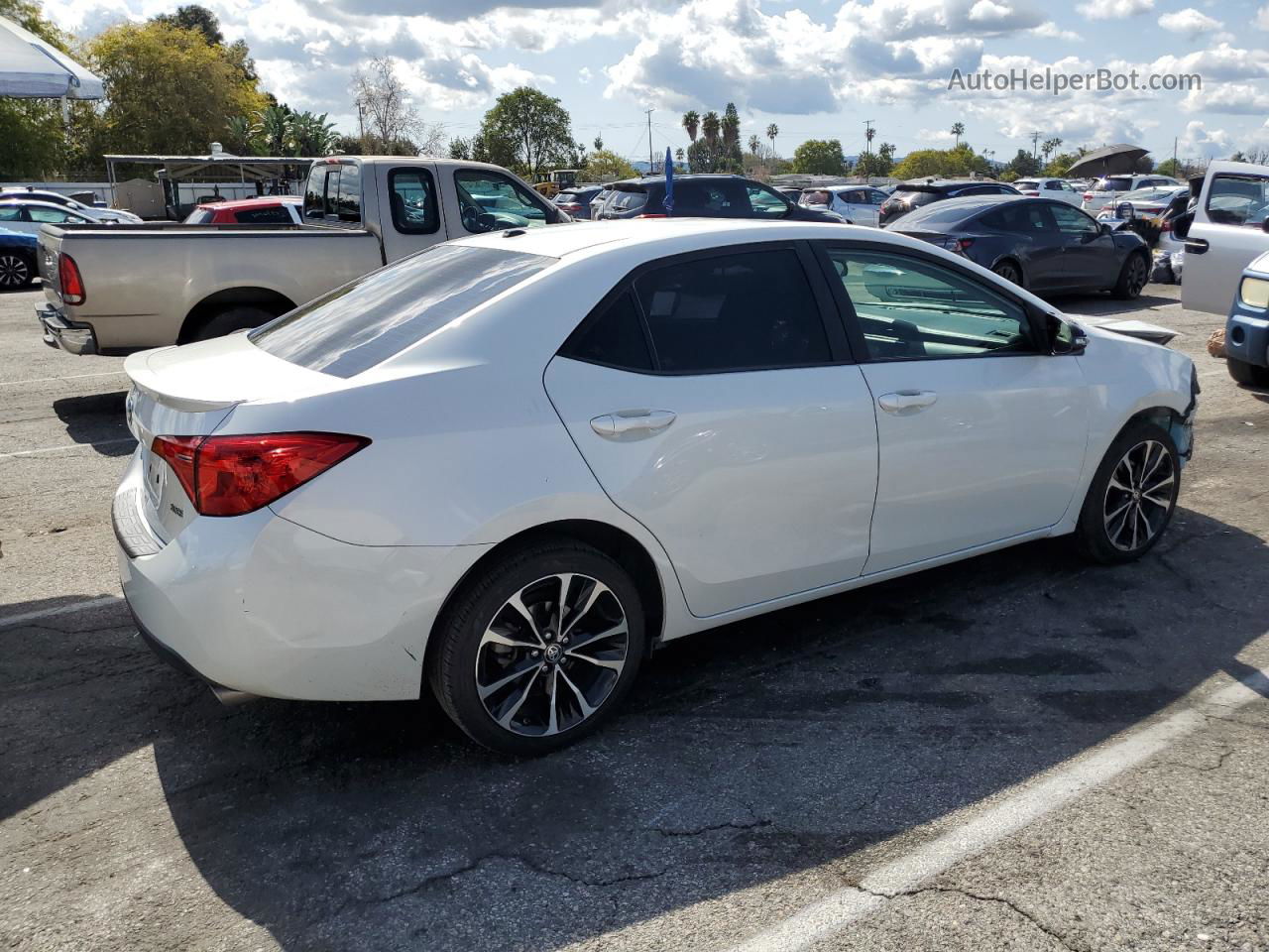 2019 Toyota Corolla L White vin: 5YFBURHE8KP907914