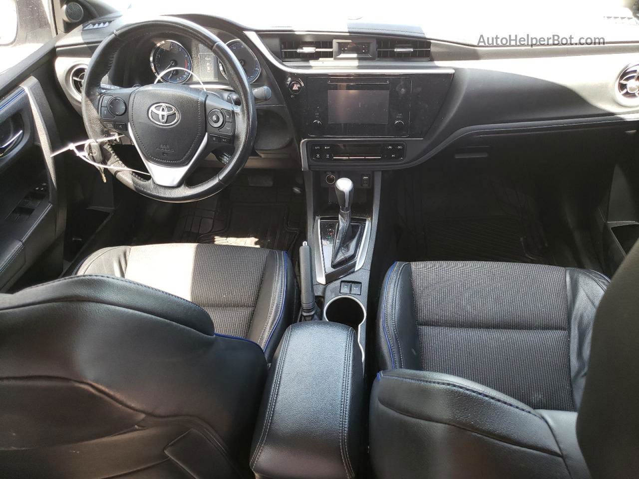 2019 Toyota Corolla L Silver vin: 5YFBURHE8KP928195