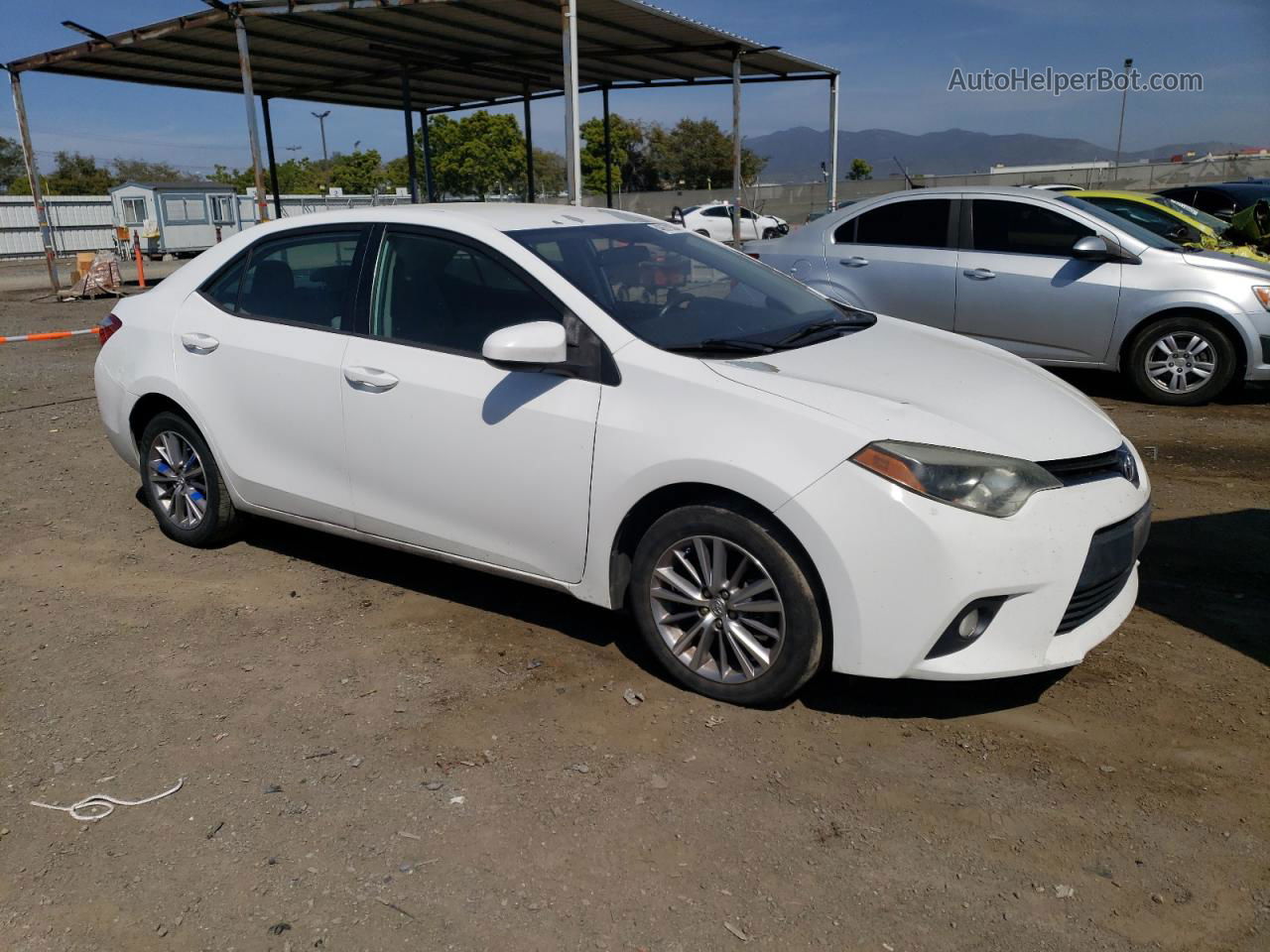 2014 Toyota Corolla L White vin: 5YFBURHE9EP057988