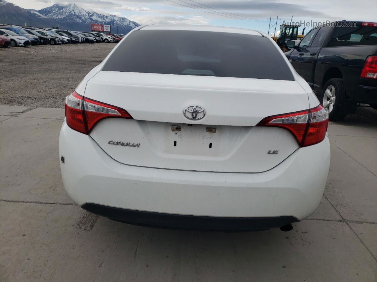 2014 Toyota Corolla L White vin: 5YFBURHE9EP172123