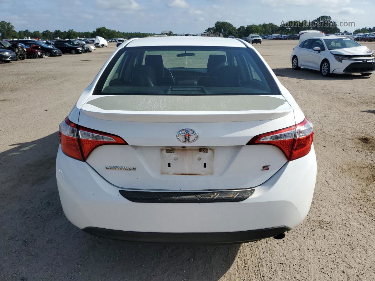 2015 Toyota Corolla L White vin: 5YFBURHE9FP191613