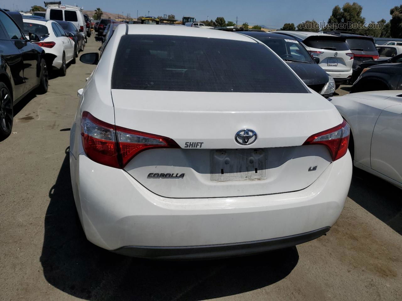 2015 Toyota Corolla L White vin: 5YFBURHE9FP244360